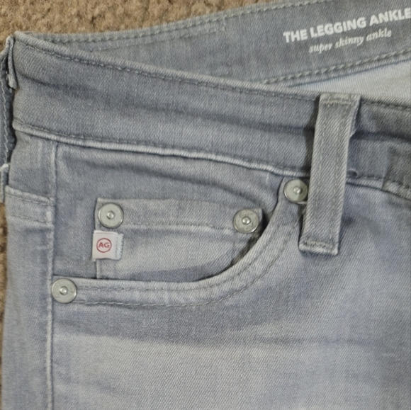 AG Legging Skinny Jean Size 27 light grey with Frayed Leg. Excellent Condition - Picture 8 of 16